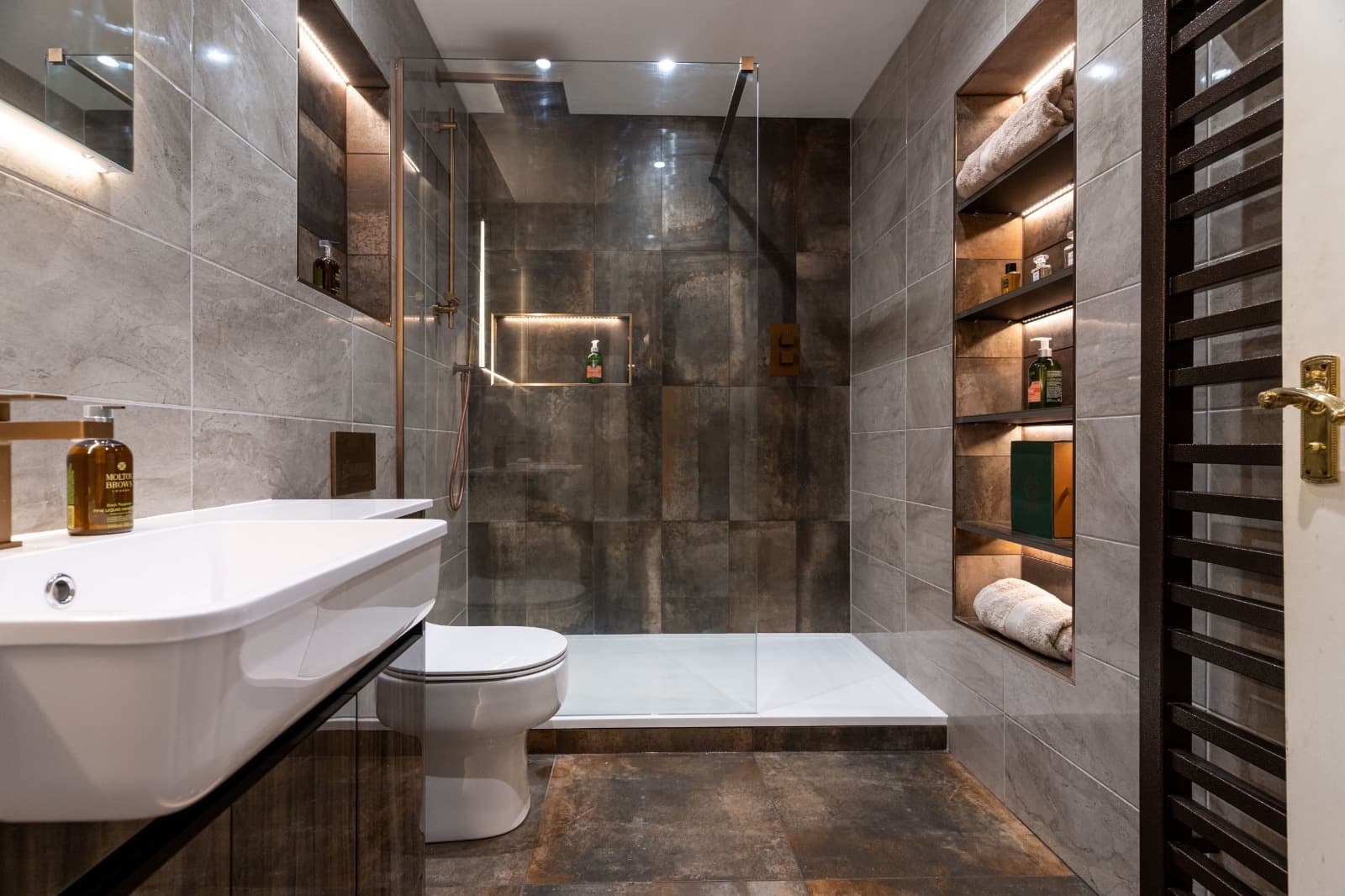 Elegant Showers: Trusted Experts in Bathroom Renovations