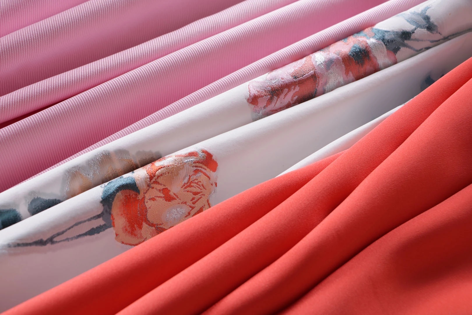 Goedkope katoen in diverse kleuren en prints
