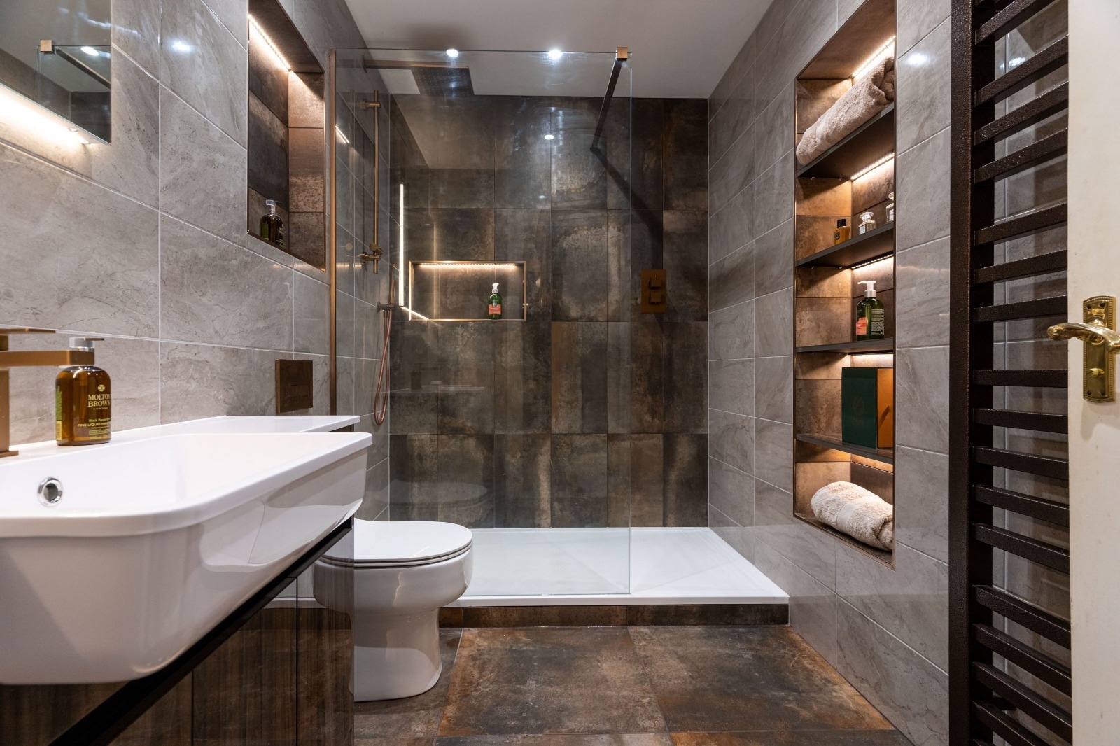 Elegant Showers: Trusted Experts in Bathroom Renovations
