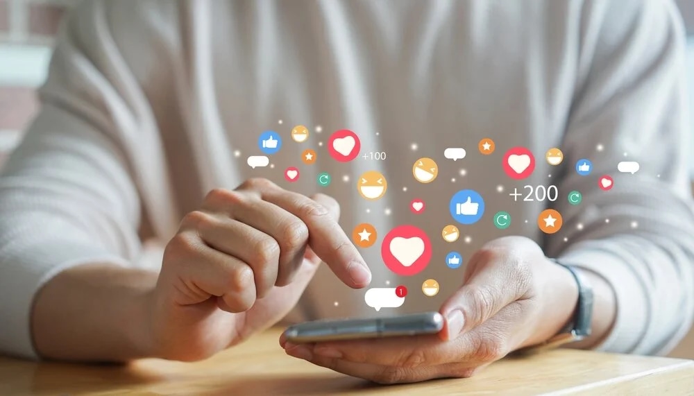 SNSヒーローの実績豊富なインスタフォロワー買うサービス