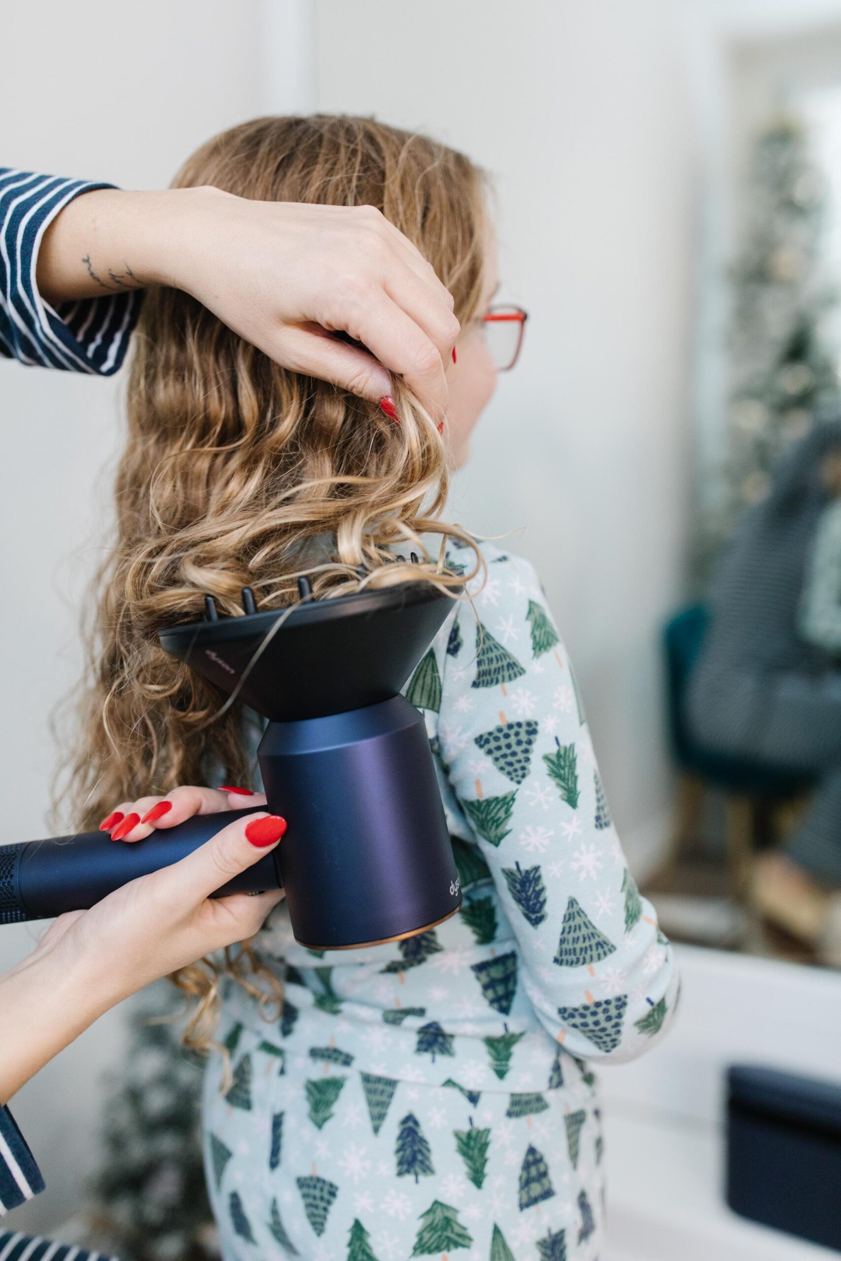 Hair dryer for fine hair with Advanced Temperature Control
